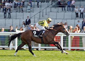 MUNSIF remains unbeaten and MY CLOUD looks stylish on seasonal reappearance