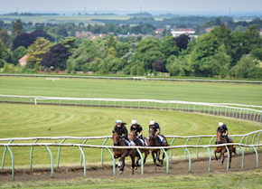 WALDLOWE gets off the mark in style at Kempton