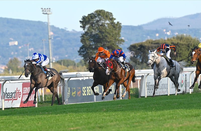 Angel Power and Gerald Mosse streaking clear of the field at Capannelle (Photograph: Domenico Savi)